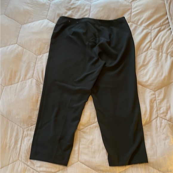 Ann Taylor high waisted crop slack pant. Size 14, Curvy Fit. In Like Condition! - Picture 5 of 5